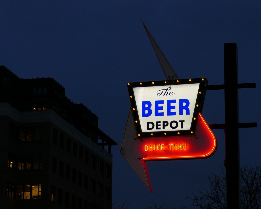 beer depot neon sign